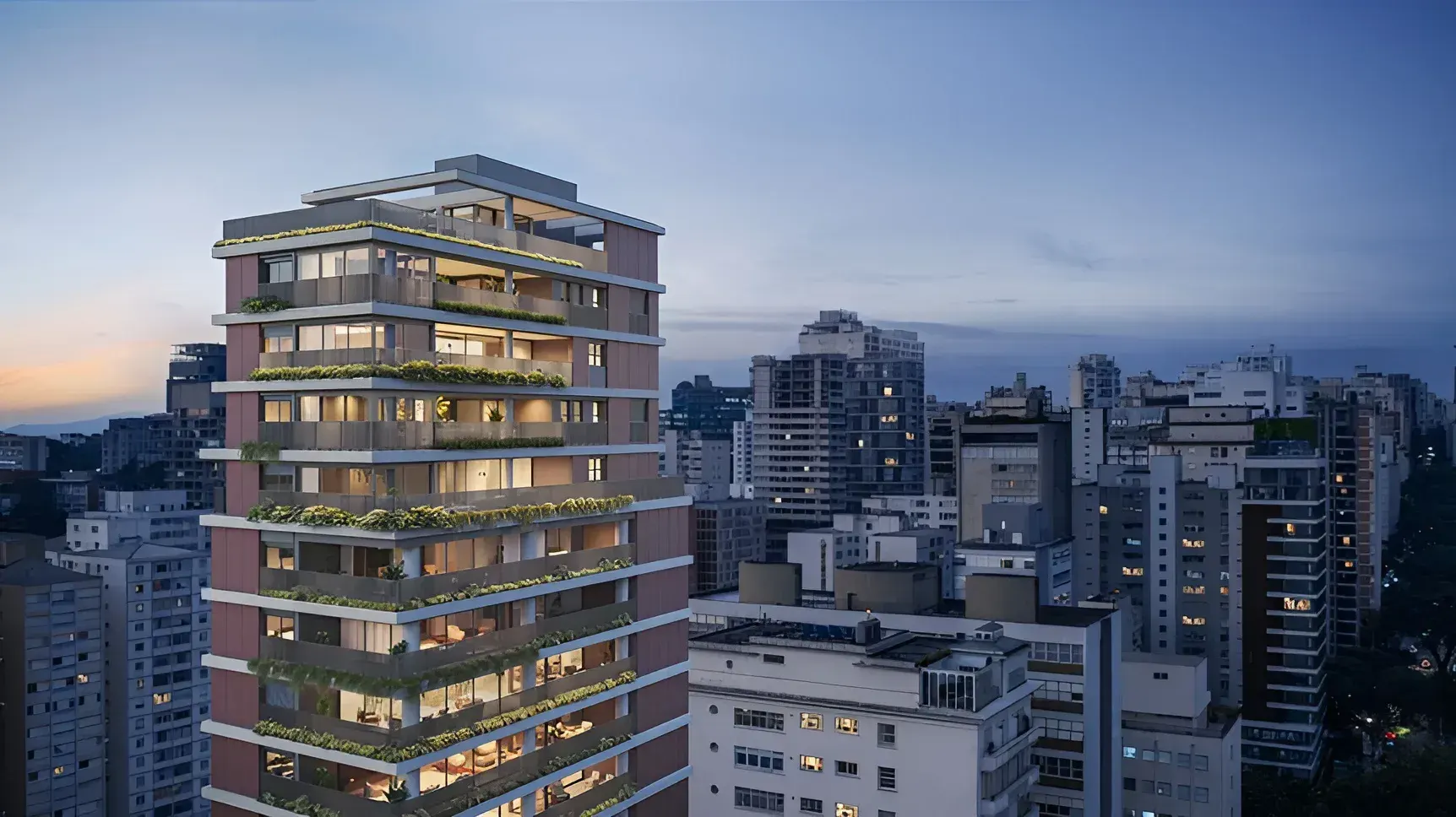 A torre vista de lado ao entardecer, com as varandas acesas andar sobre andar, a cobertura escalonada no alto e os prédios do bairro embaixo.